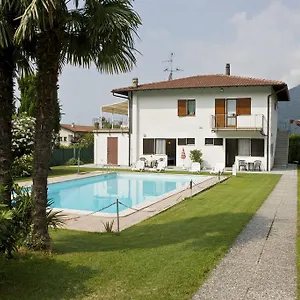 Casa Augusta , Maccagno Italia